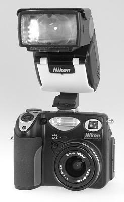 Nikon Coolpix 5000.  Photo (c) 2001 by Steve's Digicams