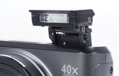 Canon SX720 HS-flash.jpg