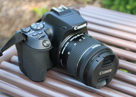 Canon EOS Rebel SL3 DSLR