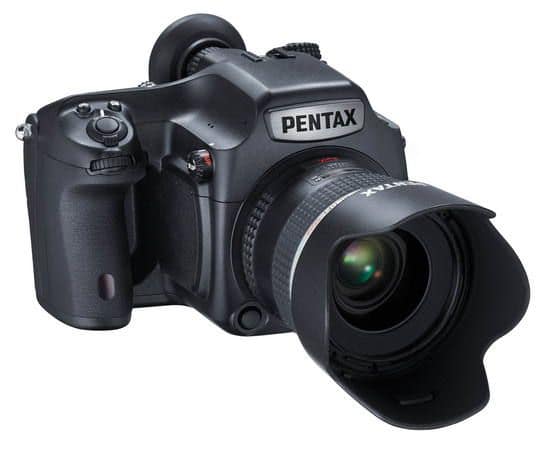 Pentax-645Z-Front-with-Lens.jpg