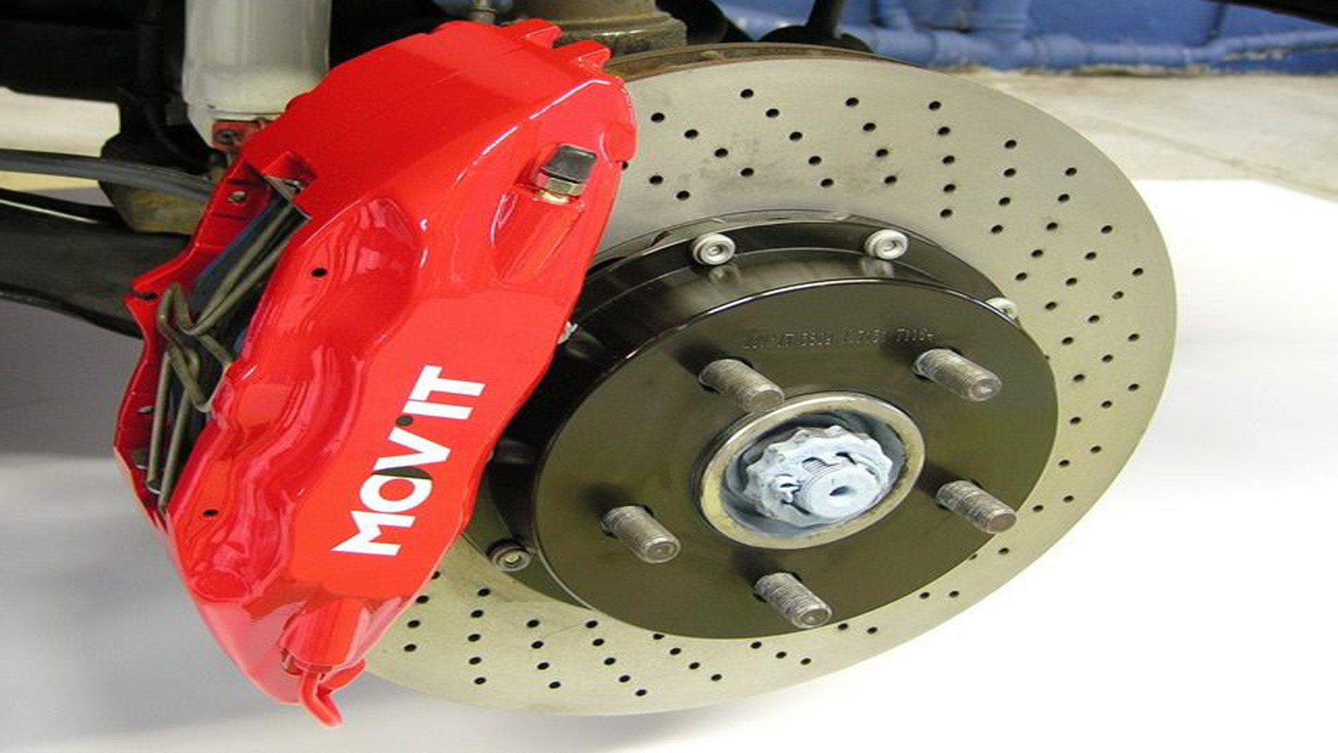 Custom aftermarket red calipers