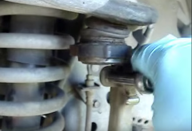Toyota Tundra 2000-Present: How to Replace Ball Joints | Yotatech