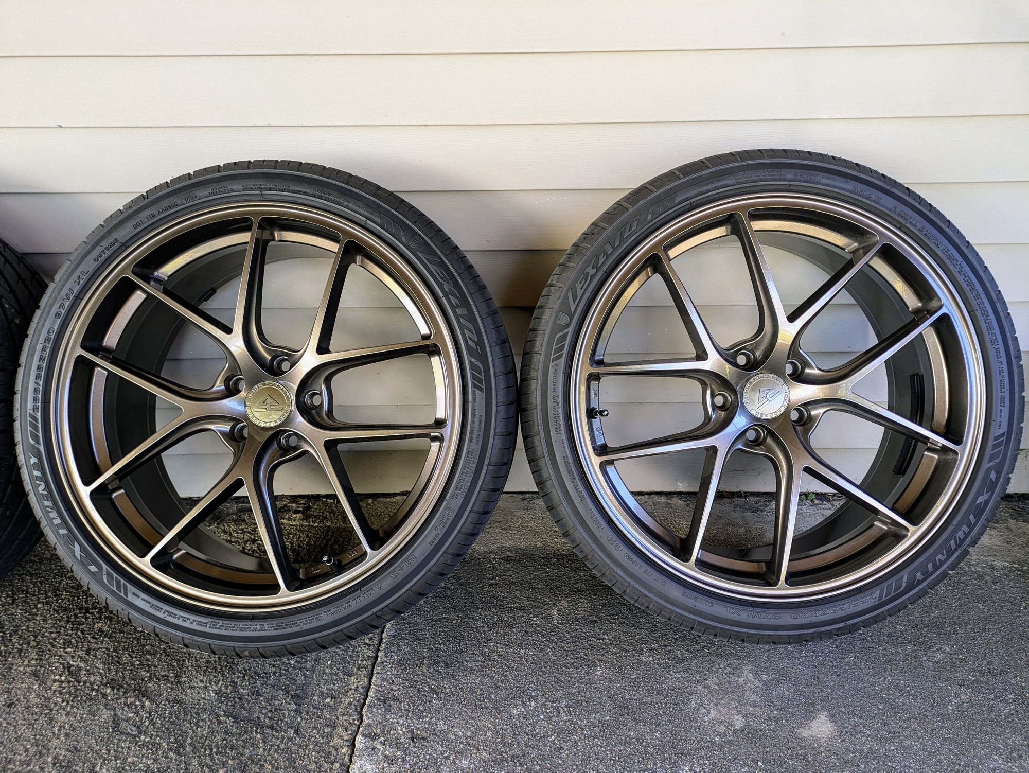 Wheels and Tires/Axles - Fs: 20×8.5 +38/5×114.3 - Used - All Years  All Models - Fall River, MA 02721, United States