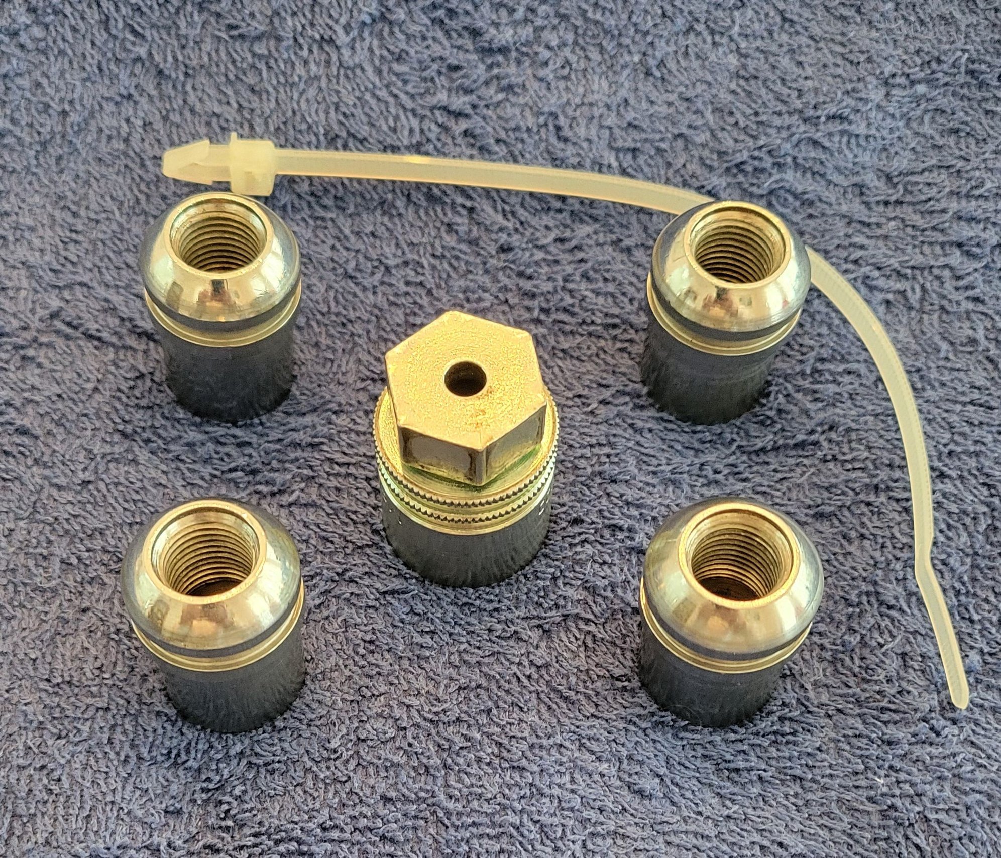 Wheels and Tires/Axles - FS: Acura Wheel Locks P/N 08W42-SJA-200A - Used - 0  All Models - Moneta, VA 24121, United States