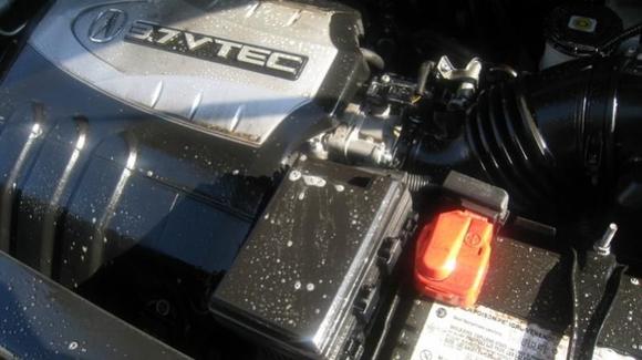 6   P21S at work on removing grease (800x449)