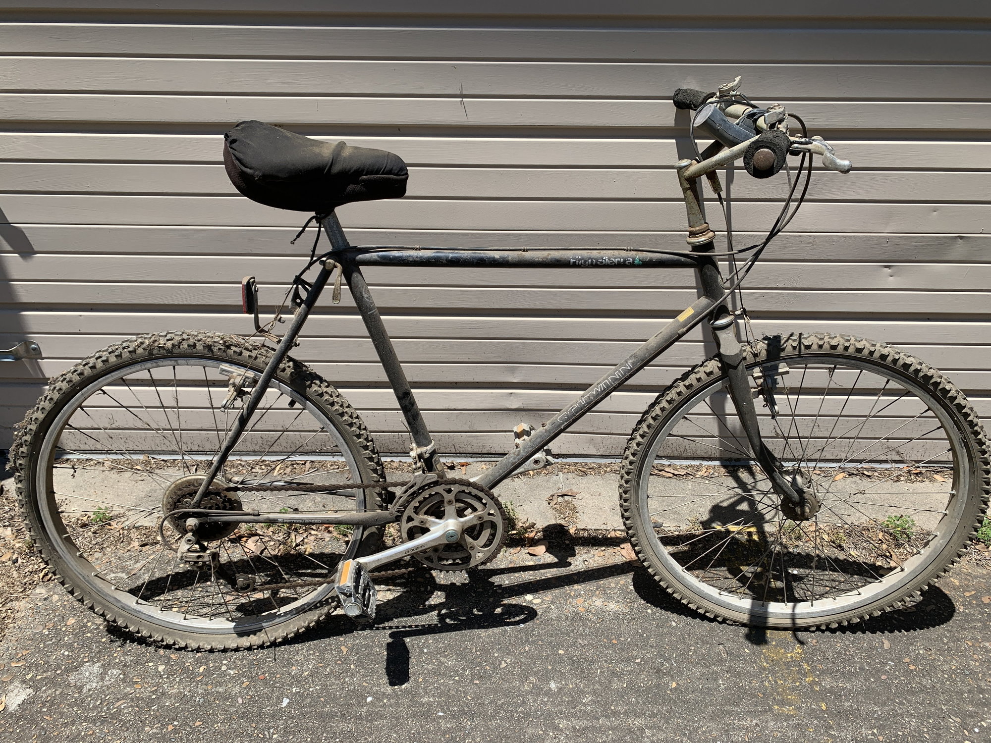 black huffy beach cruiser