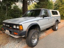 Ratty 1984 Nissan pickup