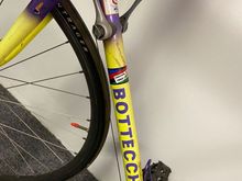 It’s filthy too, and is that a bit of a cracked paint at the headlug? 