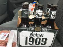 Shiner 1909 and sausage 4 dollar gas so why not splurge lol 