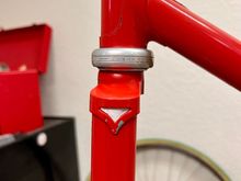 Offset fork crown, like the 3Rensho ones.