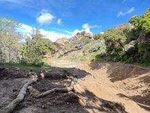 After walking around the collapsed section, here’s another look back to where the first photo was taken.
