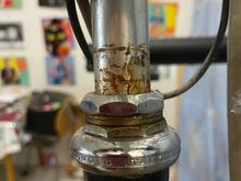 Apparently yhe owner or whoever did his maintenance didn't believe in grease