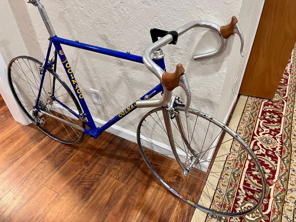 SR seatpost, 1/A black stem and 64 bars with SR levers, starting to look like a real bike...