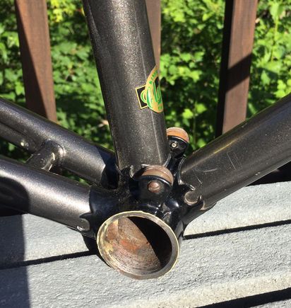 Rollers at BB for wire guides