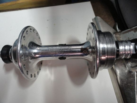 Hub with logo up