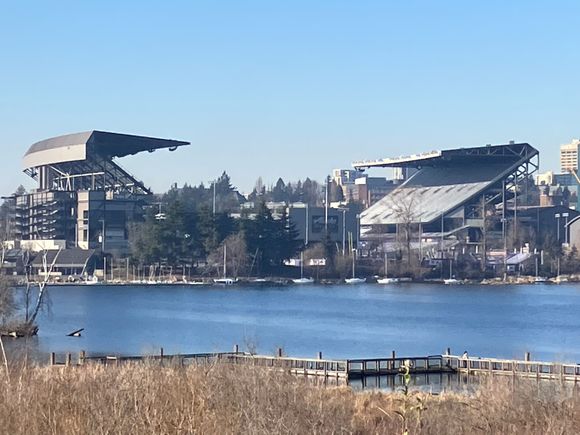 University Of Washington stadium and Lk Wa
