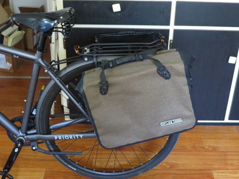 carrying laptop on bike