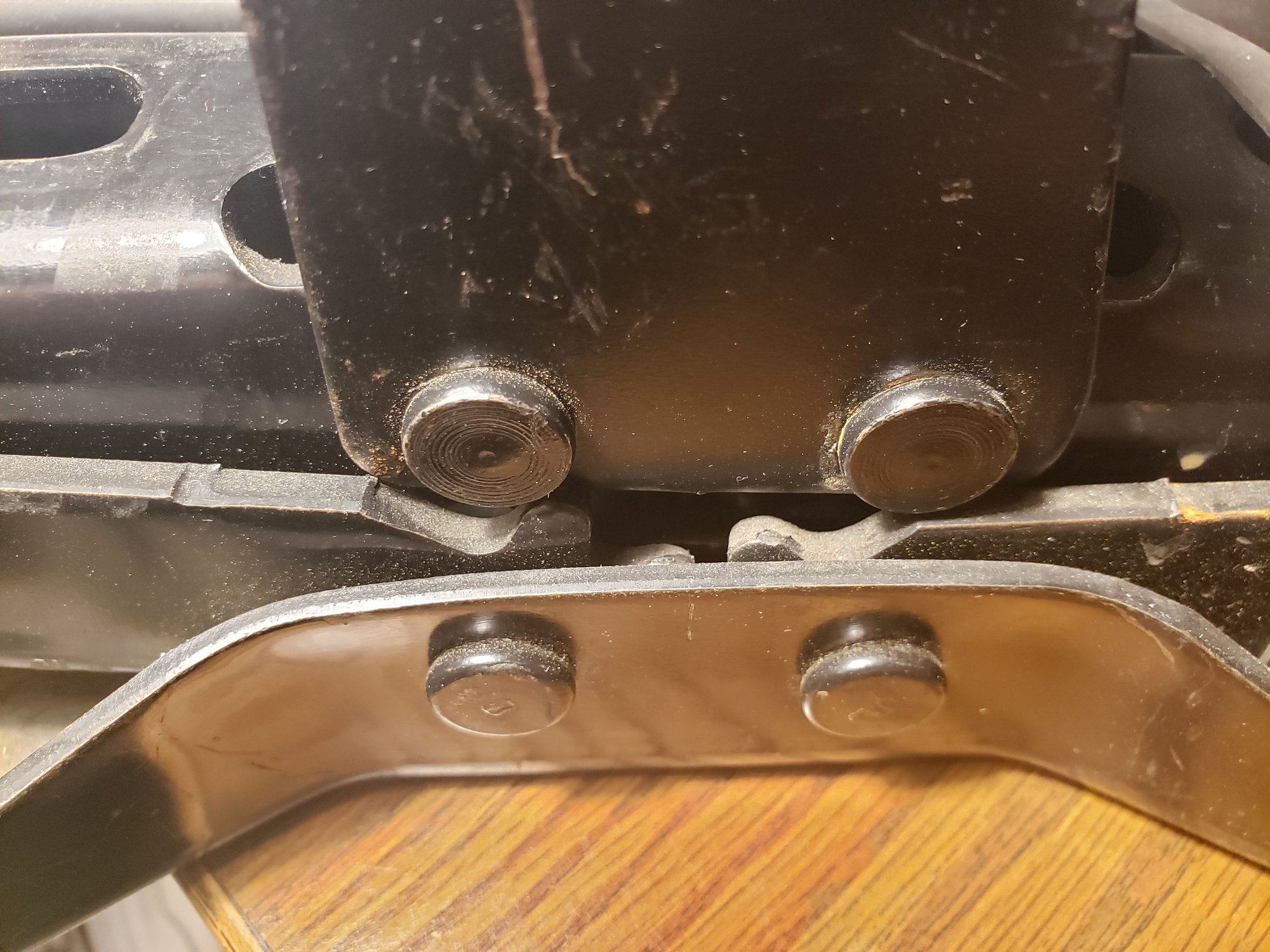 The ZR2 scissor gears are doubled compared to those on the non-ZR2.