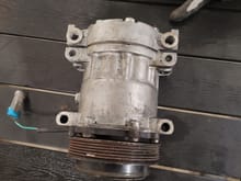 Picture 2 of the AC compressor for sale
