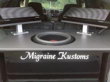 2 soundstream Amps and one 15' DD sub.