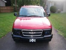 Tinted Headlights,Custom Grill (Off a 99 Izuzu Trooper)
Pirate symbols..its a pirate vehicle