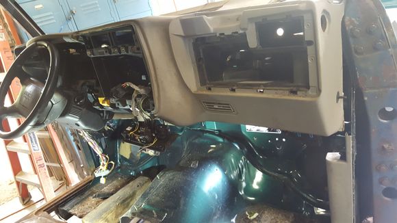 Fitting the firewall to cab byshings with dash clearances at "a" post