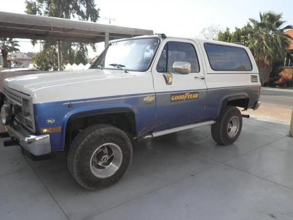 my 90 5.7 l v8 blazer