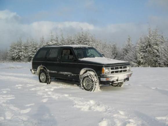 Bout 8 inches of snow last winter at the beach was awesome 4 wheeling where I took that picture.