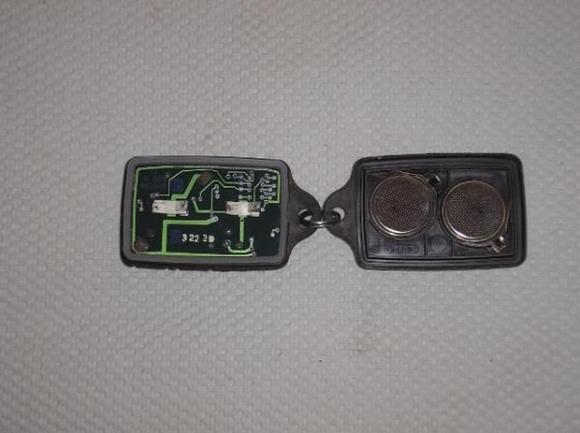 KE transmitter battery access