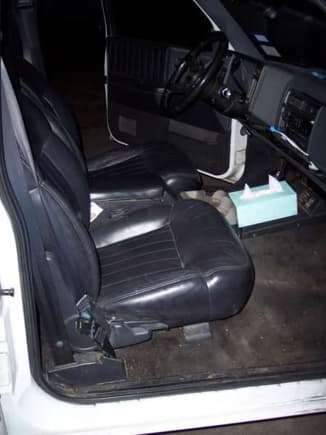 Leather seats with power lumbar