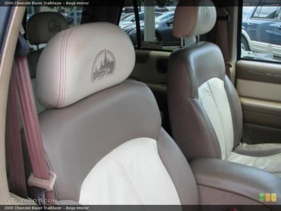 Nice Stichwork in the headrest