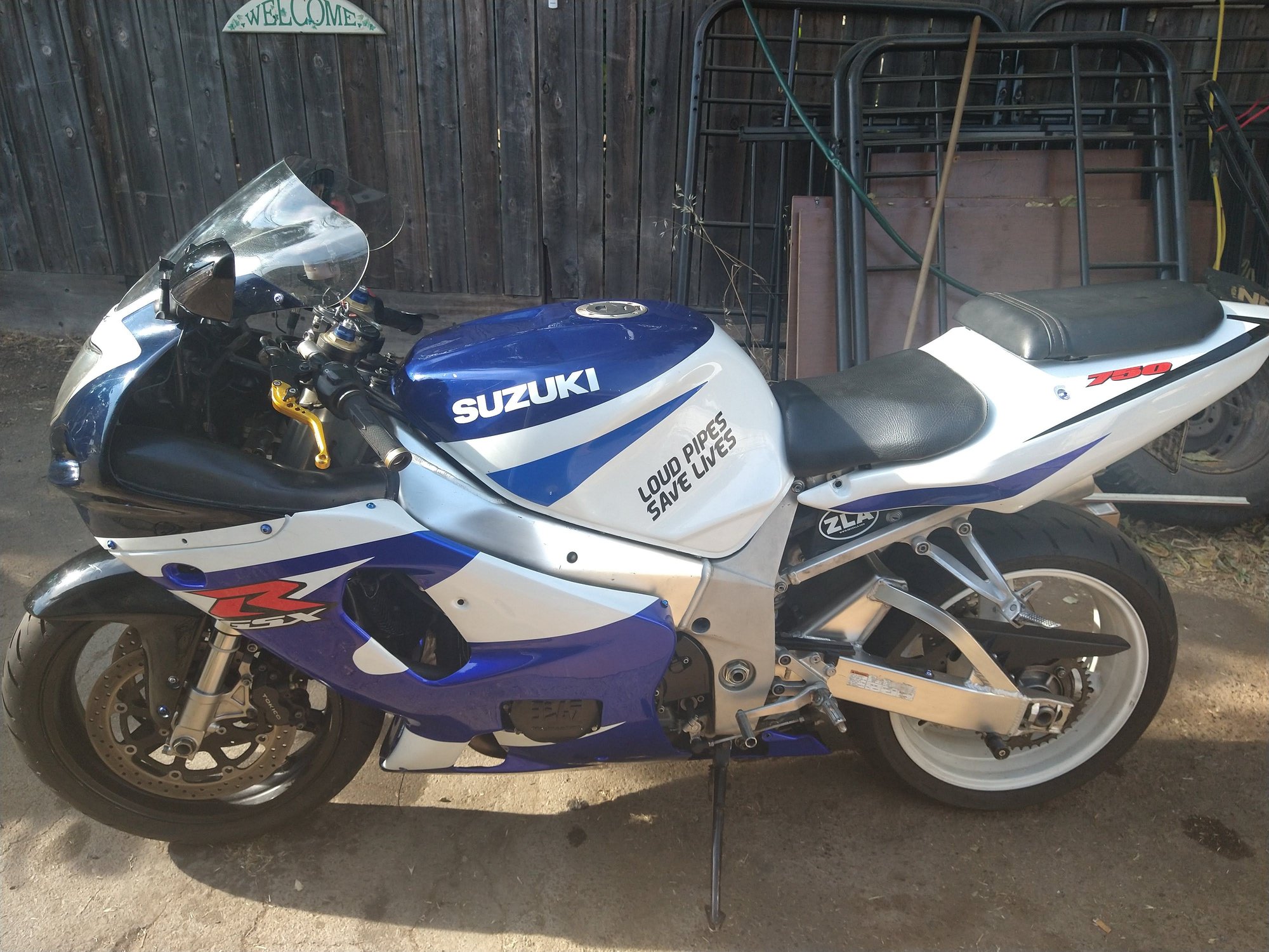 2001 gsxr 750