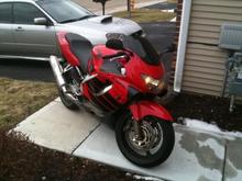 warming up the bike, with snow on the ground... (I didn't ride with snow tho)