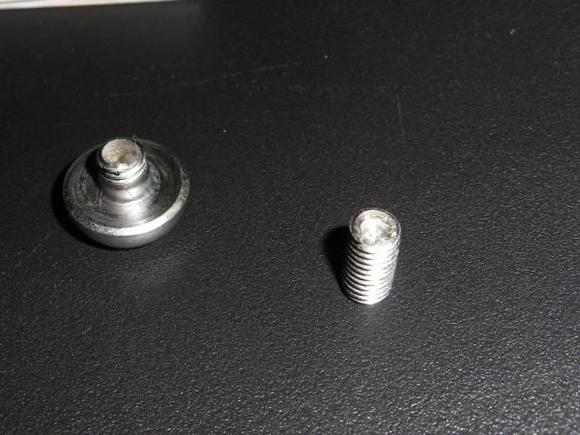Broken rotor bolt. Rotor bolts are not meant to be used twice!