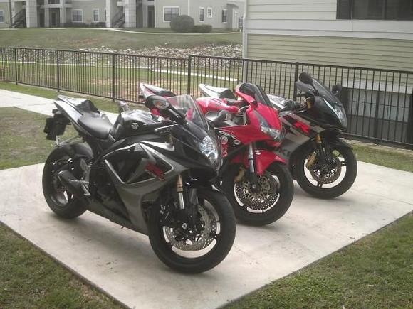 Cant go anywhere with out a bunch of suzuki's crowding around