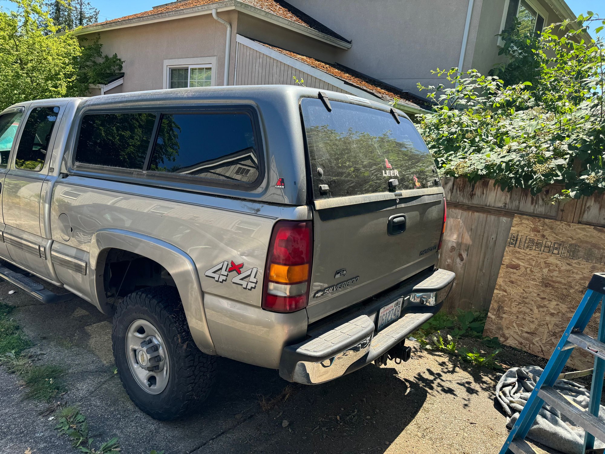 2001 Chevrolet Silverado 2500 HD - Totaled Chevy Silverado 2500 HD - Used - VIN 1GCHK29G31E316750 - 114,078 Miles - 8 cyl - 4WD - Automatic - Truck - Silver - Seattle, WA 98125, United States