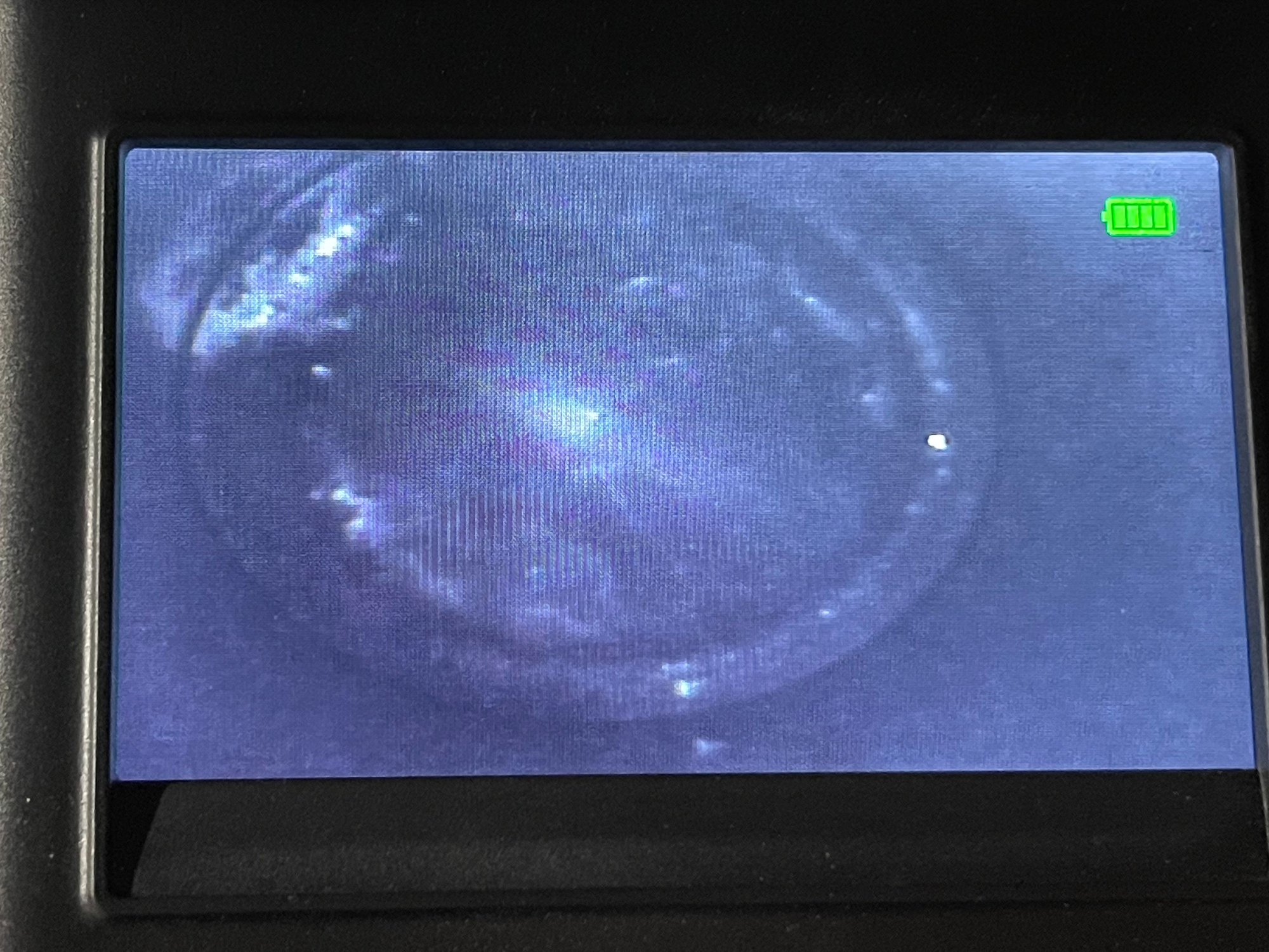 Piston 2 at bottom. Shiny part on the top left looks like carbon removed??