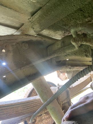 view from the opposite side, how the brake lines route