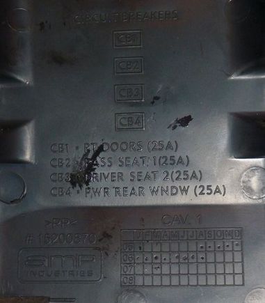 2007TahoeLTZ UNDERDASHBOX COVER 600pixel
