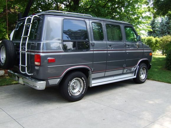 CHEVYVAN2012002