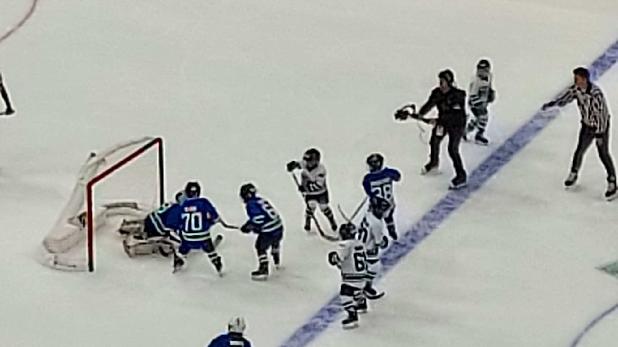 He was only tested once, a shot from only about 8ft away by the closest player in white.  Keegan smothered it!