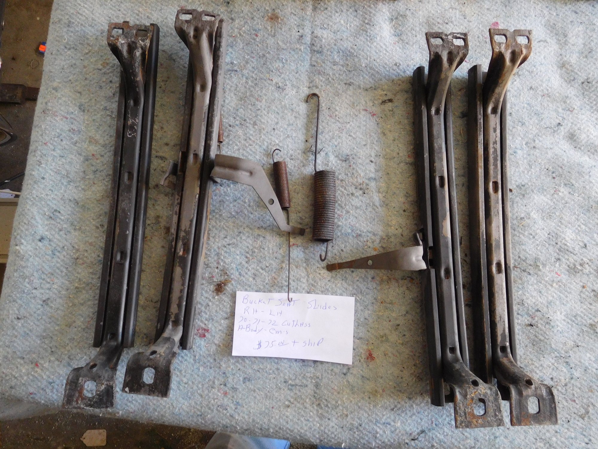 7072 Cutlass bucket seat tracks