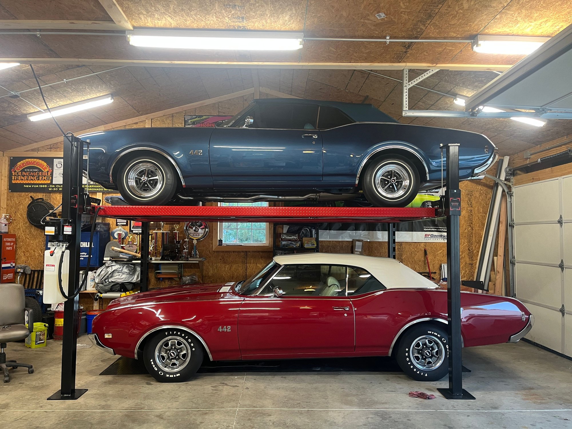 Orignal paint Crimson Red and resotored Trophy Blue.