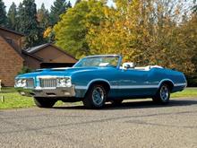 1970 Cutlass SX Convertible in a 442 uniform