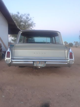 I liked how this wagon has the same taillights my 63 cutlass's had.