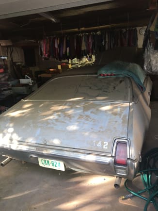 Grandmas 442 sat in her garage untouched for 30 years.  68,000 miles on odo.    Since she was was approaching 100 years old,  i decided it was time to dig it out, get it running, and give her a ride in it.   Turned out to be quite a task.