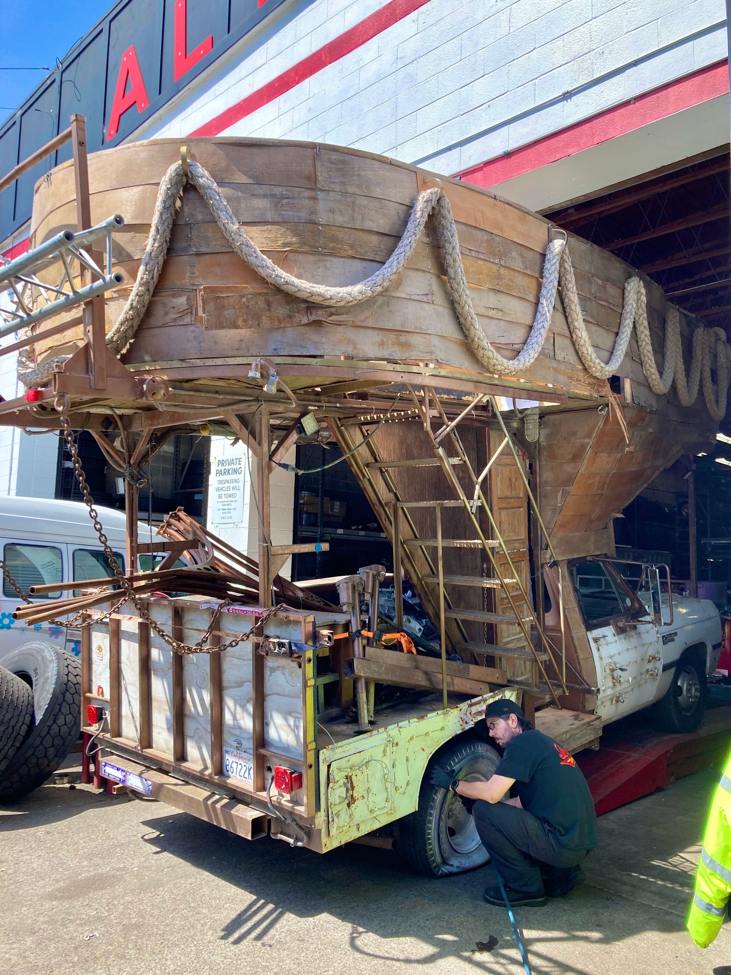 �barely. Rear tire pressures are dropped to dangerously *just* off the bead to get <1/2� clearance at tightest spot. 