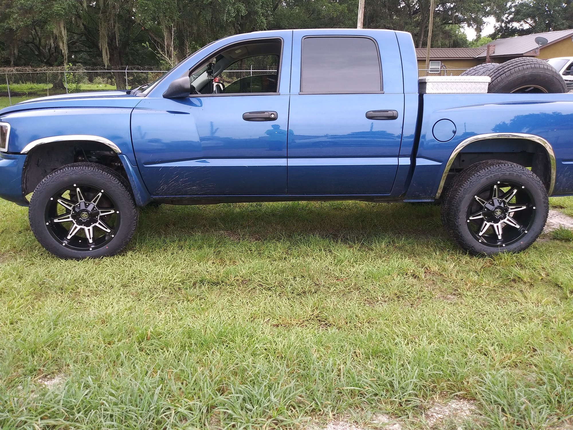 2007 dodge dakota lifted