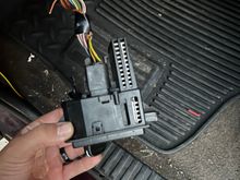 This is just showing it all back together. It works 100% all the plastic piece are from the Dodge Durango. You will utilize the heat sink from the dodge Durango. 

Internally, you will use the Dodge ram headlights circuit controls see the picture above