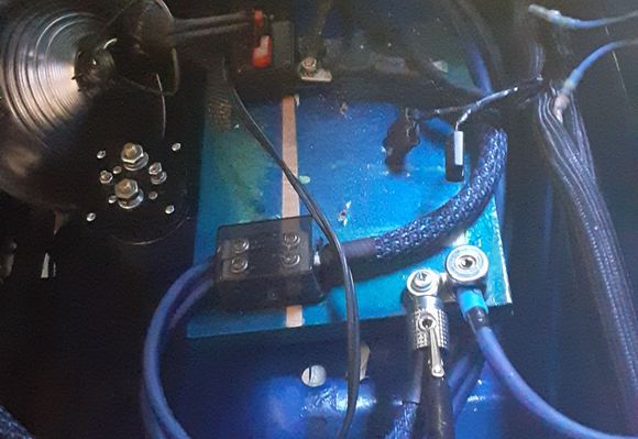 Isolator to kill parasitic draw